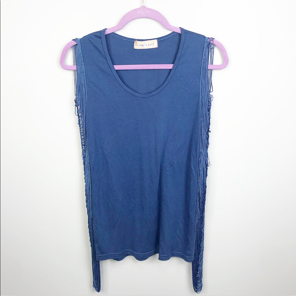 ‼️$5 SALE‼️Sophie &Kate Sleeveless Fringe Top